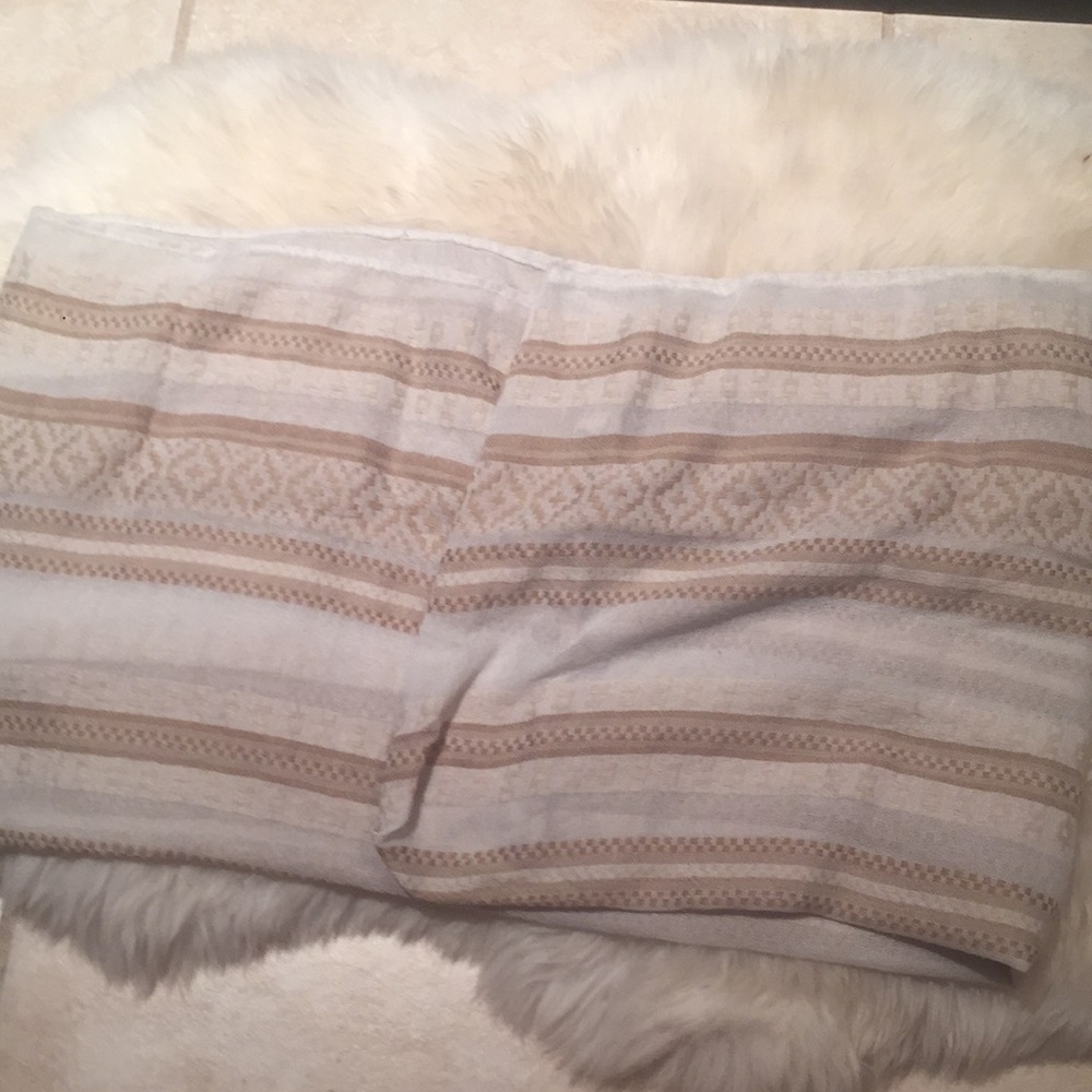 Aztec Neutral Scarf - Picture 5 of 8